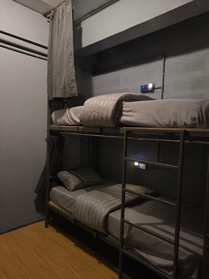 Youyen Hostel Bangkok Buitenkant foto