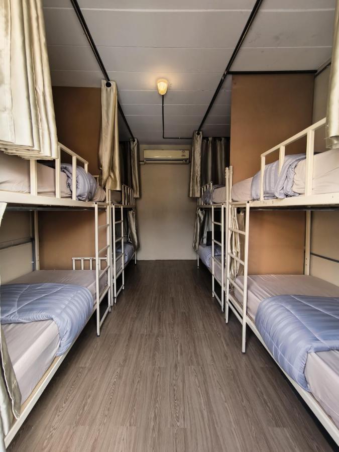 Youyen Hostel Bangkok Buitenkant foto