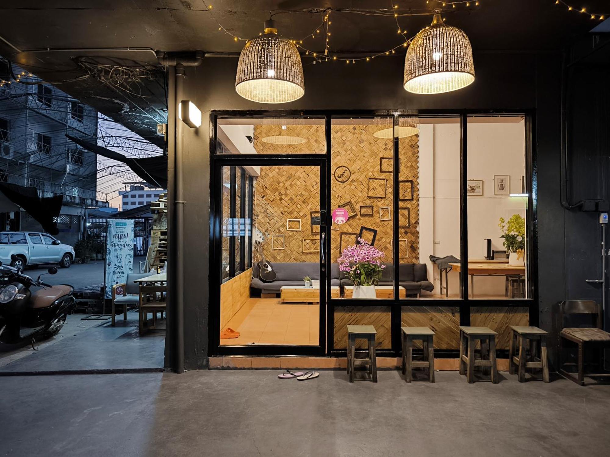 Youyen Hostel Bangkok Buitenkant foto